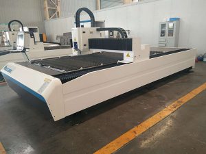 Venta caliente de la maquinaria de China 400W 600W Precio barato de la cortadora del laser del CNC de la chapa